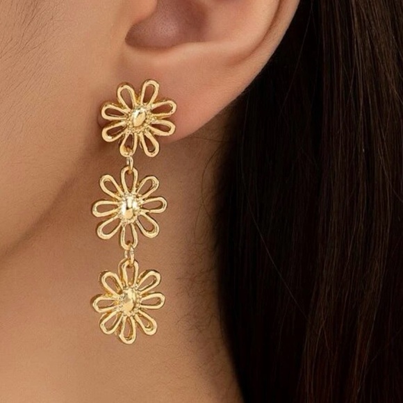 Jewelry - FLORAL GOLD TRIPLET FLOWER DROP GOLD PLATED EARRINGS